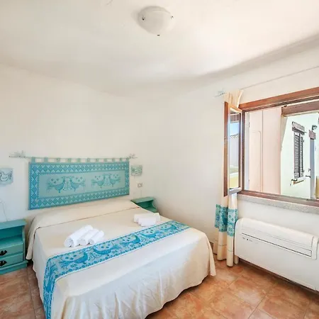 Appartement Beautiful In With Kitchen Golfo Aranci